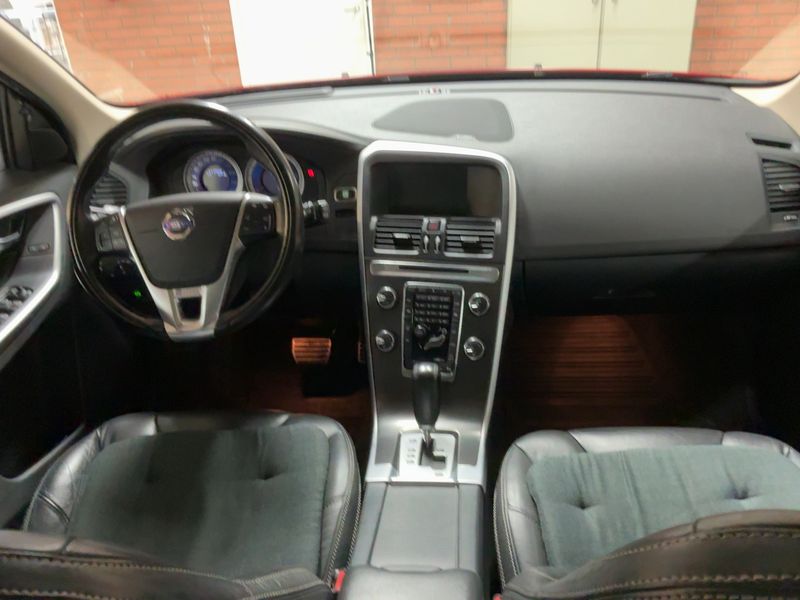 Volvo XC60 2.4 D5 R-Design AWD 2011 – снимка 17