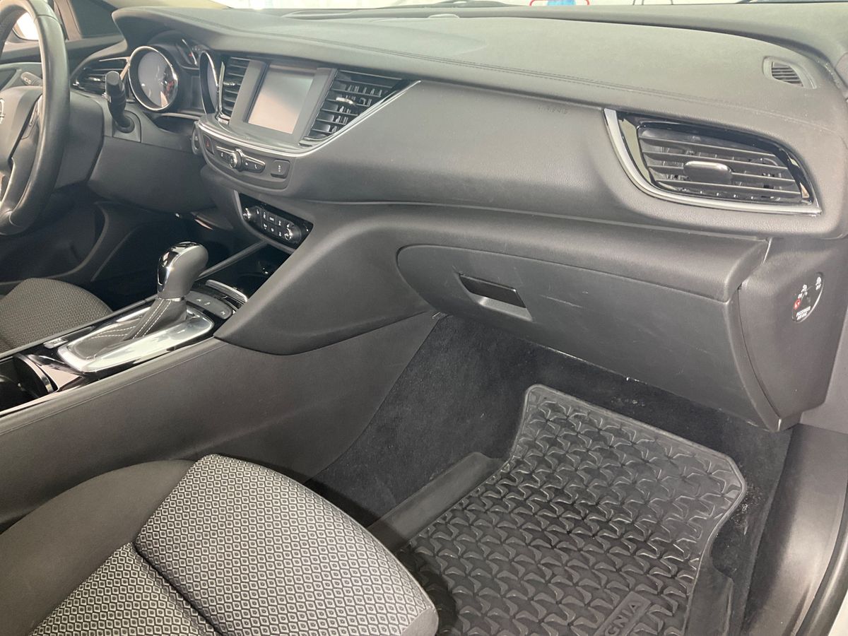 Opel Insignia 2017 — photo 38