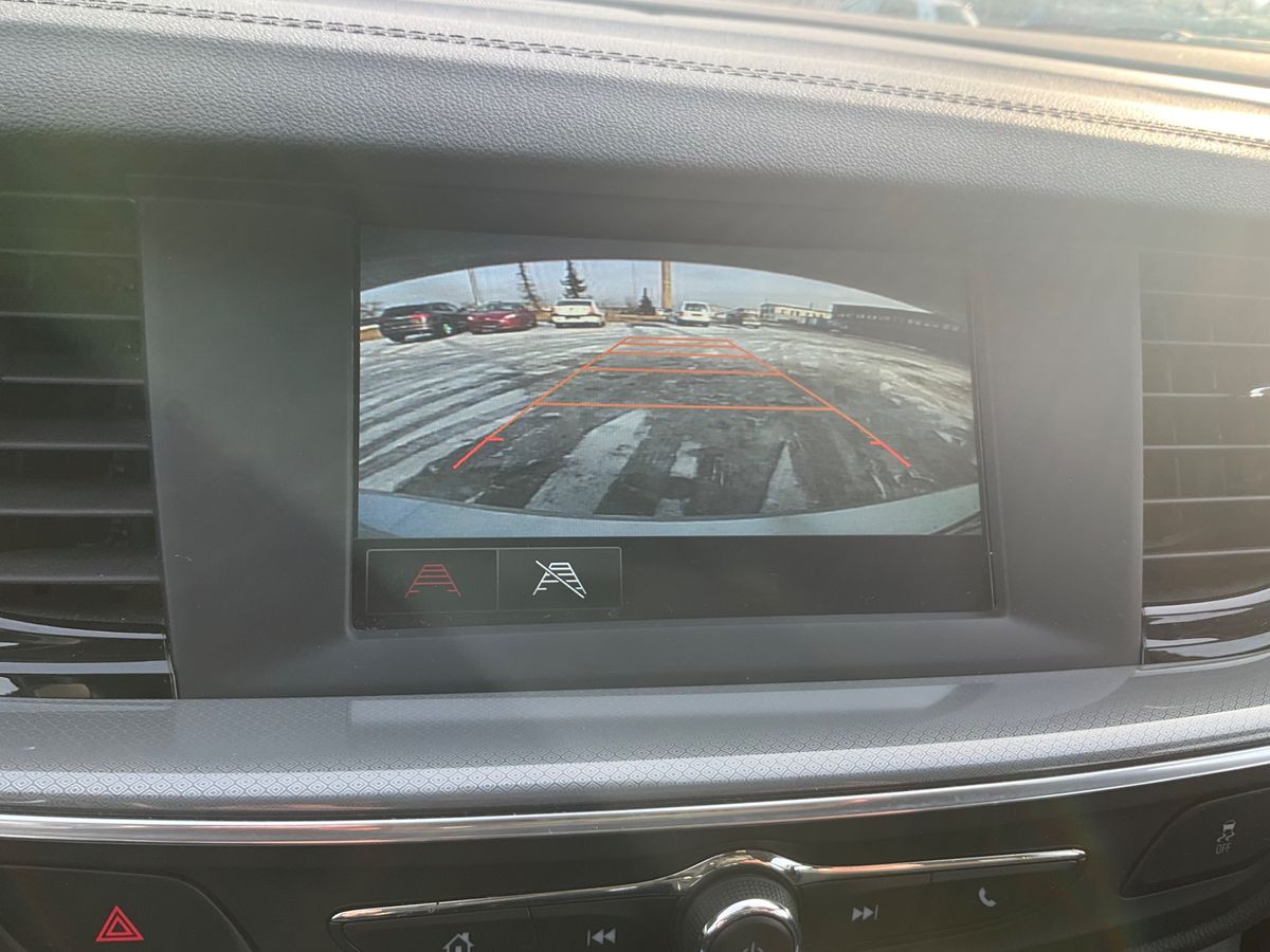 Opel Insignia 2017 — photo 23