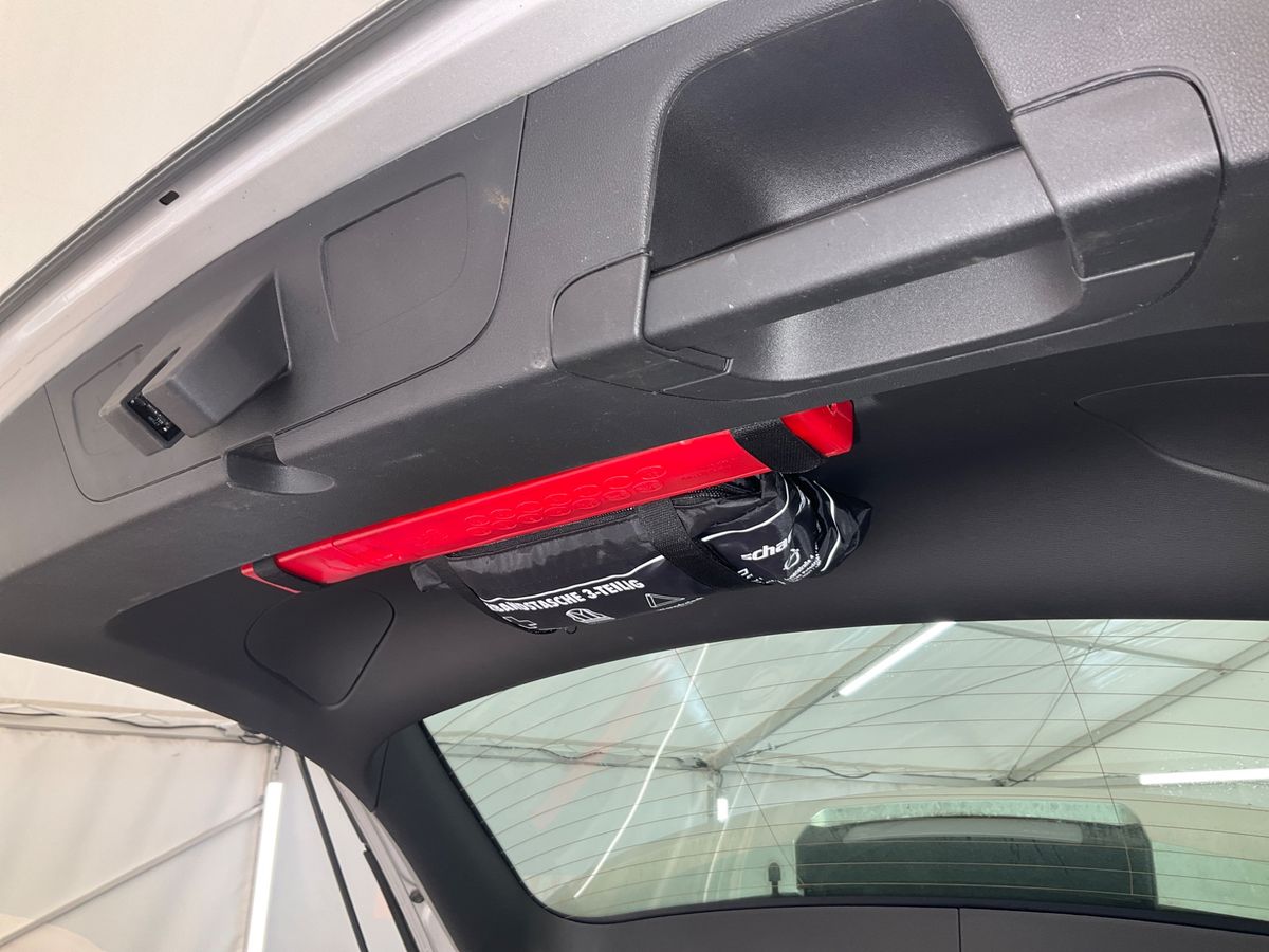 Opel Insignia 2017 — photo 36
