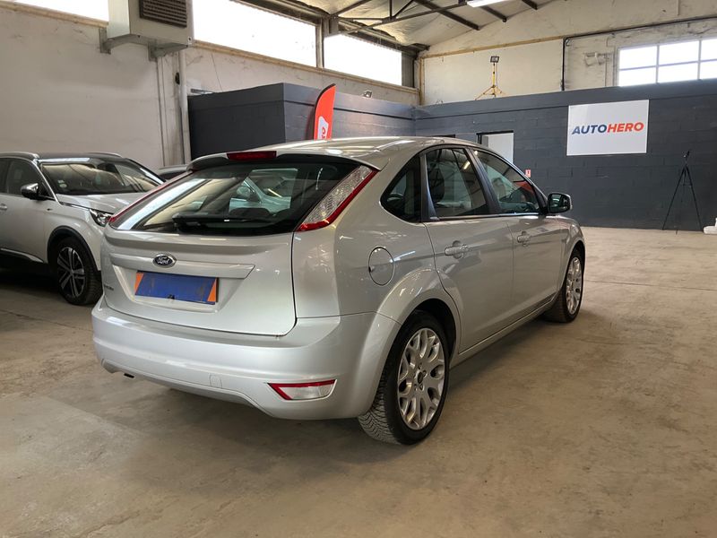 Ford Focus 1.6 Ti-VCT Sport — zdjęcie 2