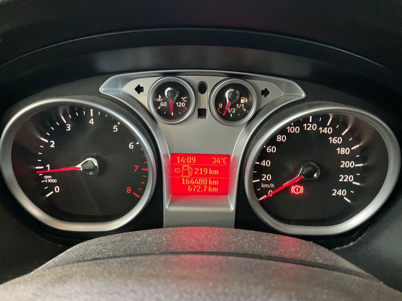 Ford Focus 1.6 Ti-VCT Sport — zdjęcie 4