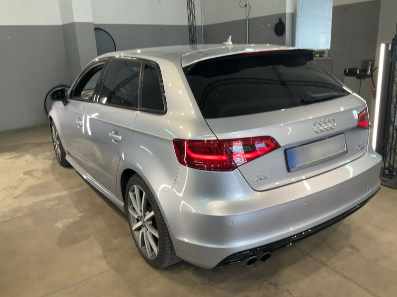 Audi A3 Sportback 1.8 TFSI quattro Ambition — zdjęcie 3
