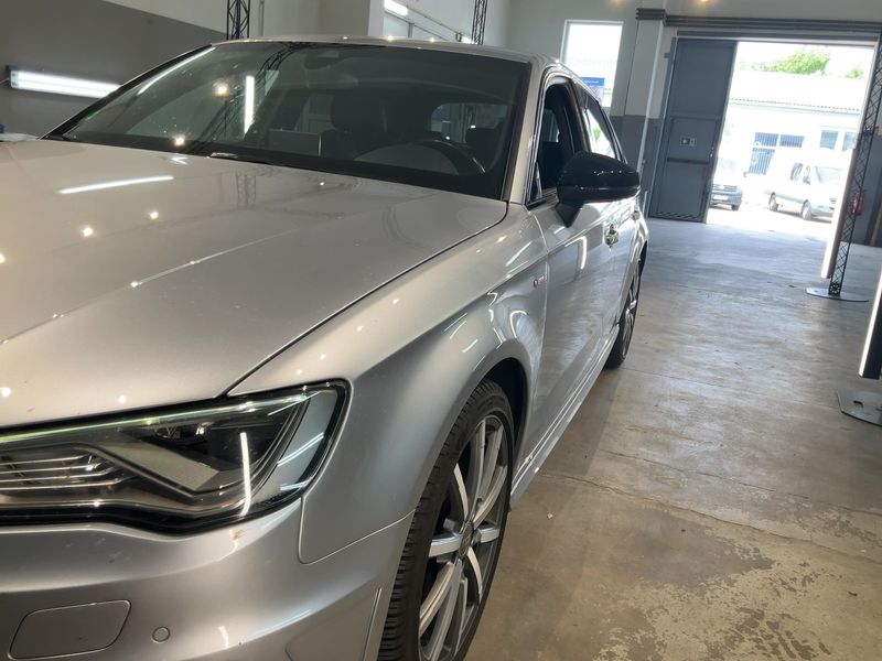 Audi A3 Sportback 1.8 TFSI quattro Ambition — zdjęcie 2