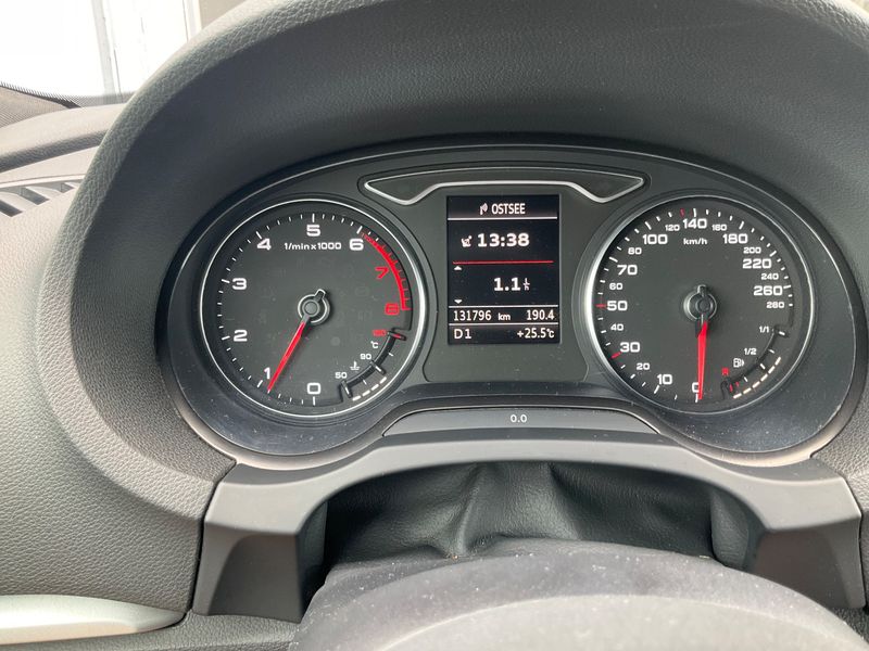 Audi A3 Sportback 1.8 TFSI quattro Ambition — zdjęcie 14