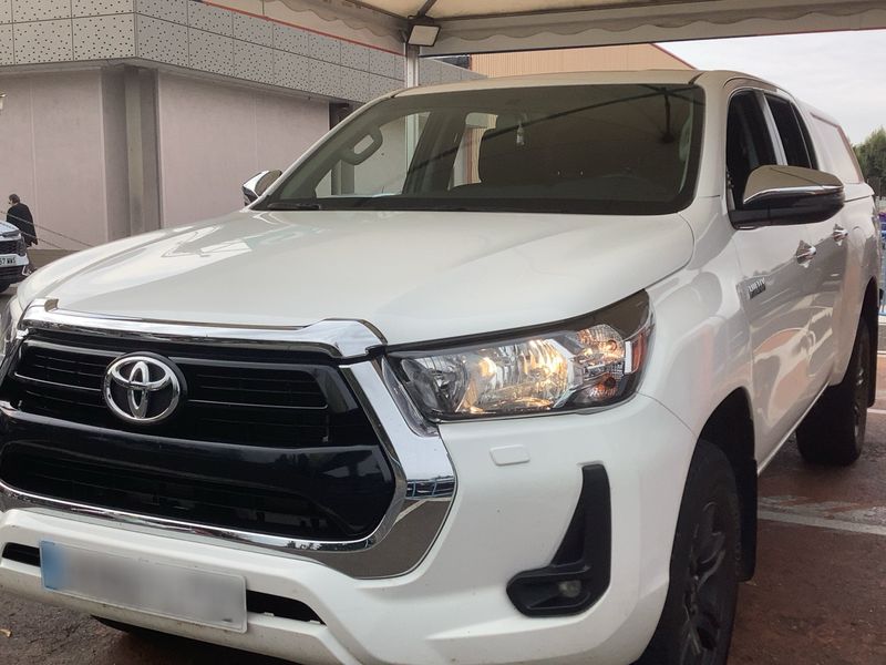Hilux 2.4 D-4D Double Cab Lounge 4x4