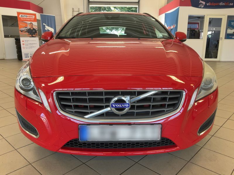 Volvo V60 1.6 T3 Momentum — zdjęcie 9