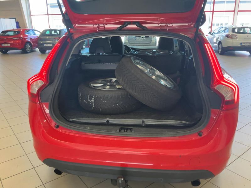 Volvo V60 1.6 T3 Momentum — zdjęcie 10