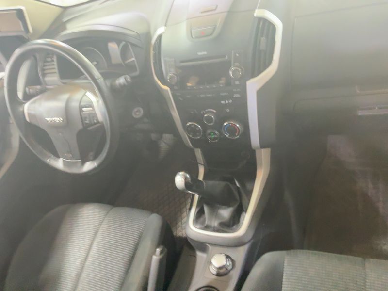 Isuzu D-MAX 1.9 Turbodiesel Space Cab Basis 4WD — zdjęcie 12