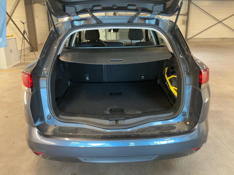 Renault Megane 1.0 TCe Business — zdjęcie 10
