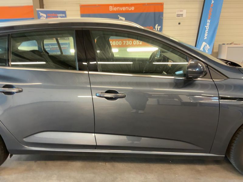 Renault Megane 1.0 TCe Business — zdjęcie 7