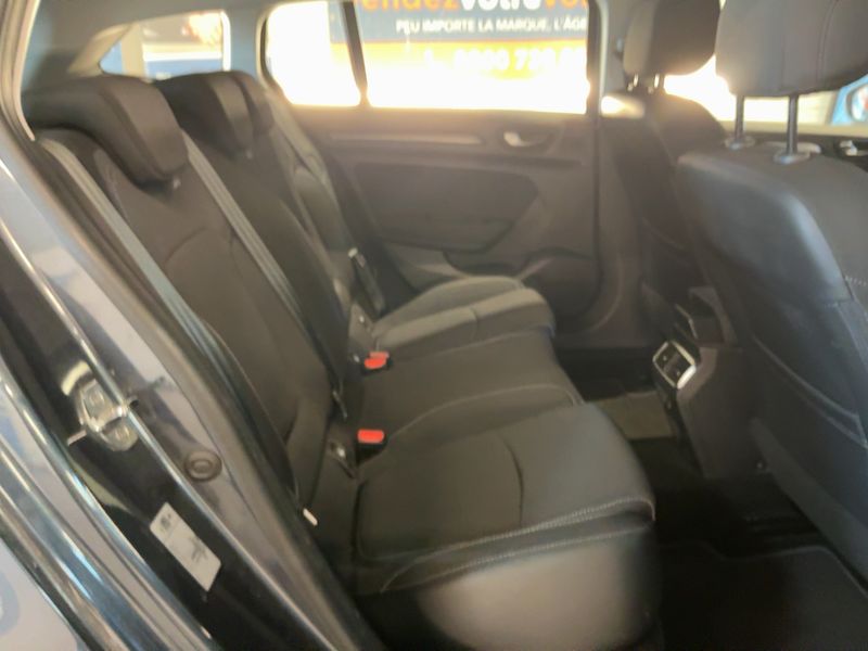 Renault Megane 1.0 TCe Business — zdjęcie 14
