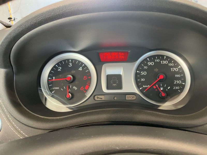 Renault Clio 1.5 dCi Authentique 2010 – снимка 4