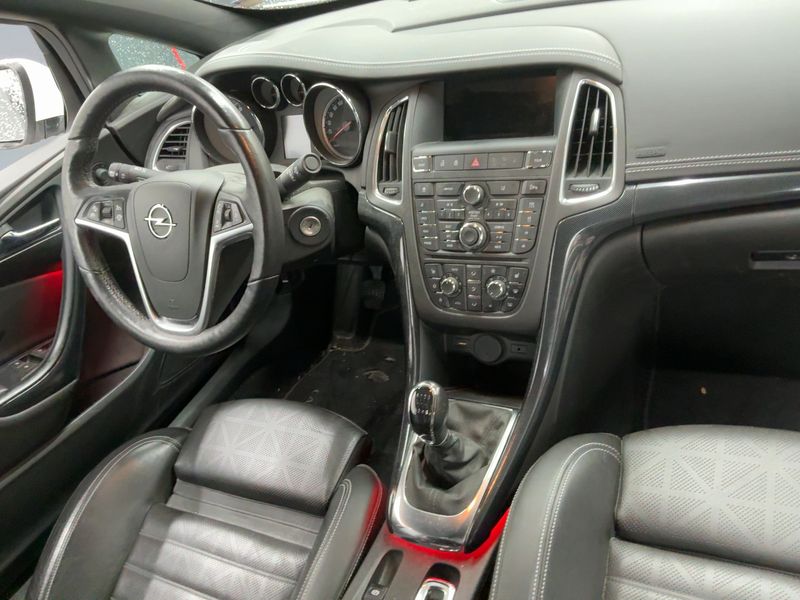 Opel Cascada 2.0 CDTI Ultimate ecoFlex — zdjęcie 12