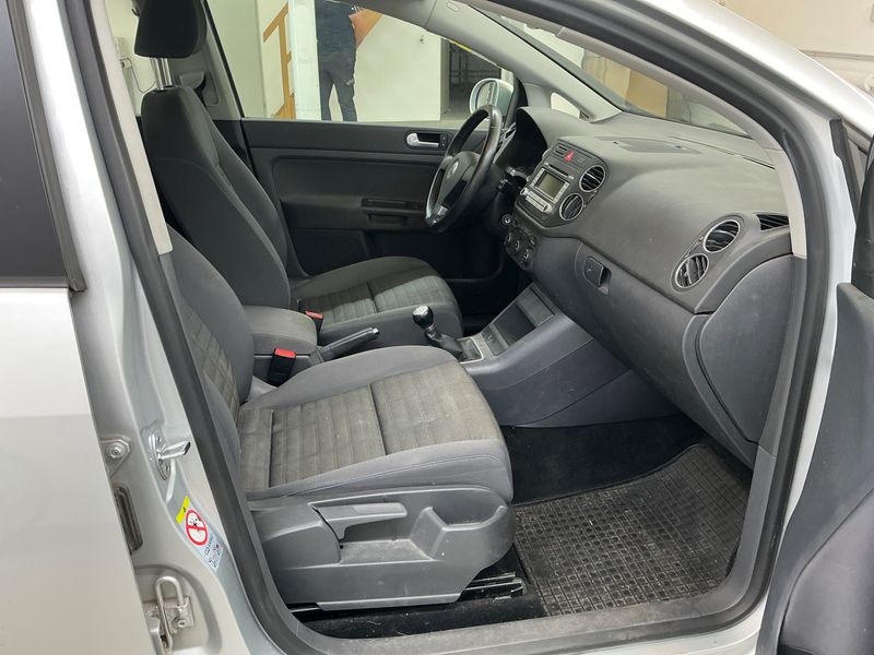 Volkswagen Golf V Plus 1.6 Tour — zdjęcie 3