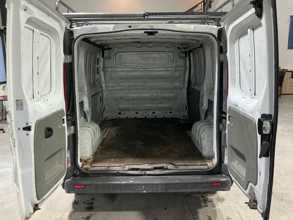 Renault Trafic 2009 — photo 16