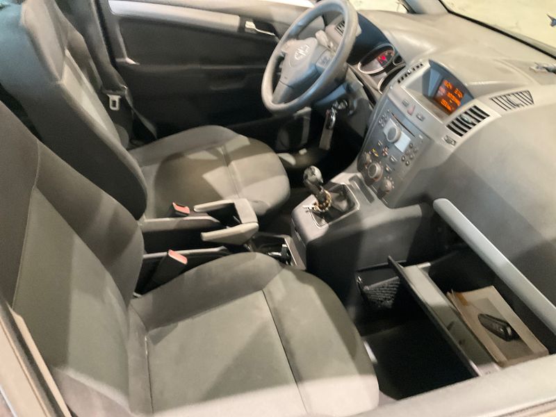 Opel Zafira 1.9 CDTI Enjoy — zdjęcie 3