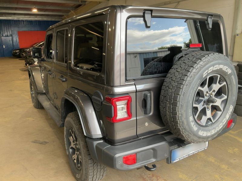 Jeep Wrangler Unlimited 2.2 CRDi Sahara — zdjęcie 3