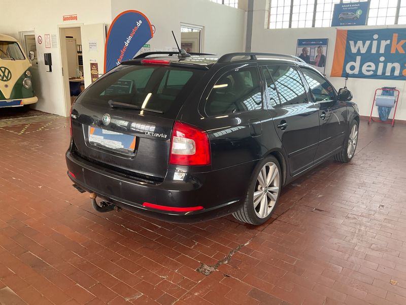 Skoda Octavia 2.0 TDI RS — zdjęcie 2