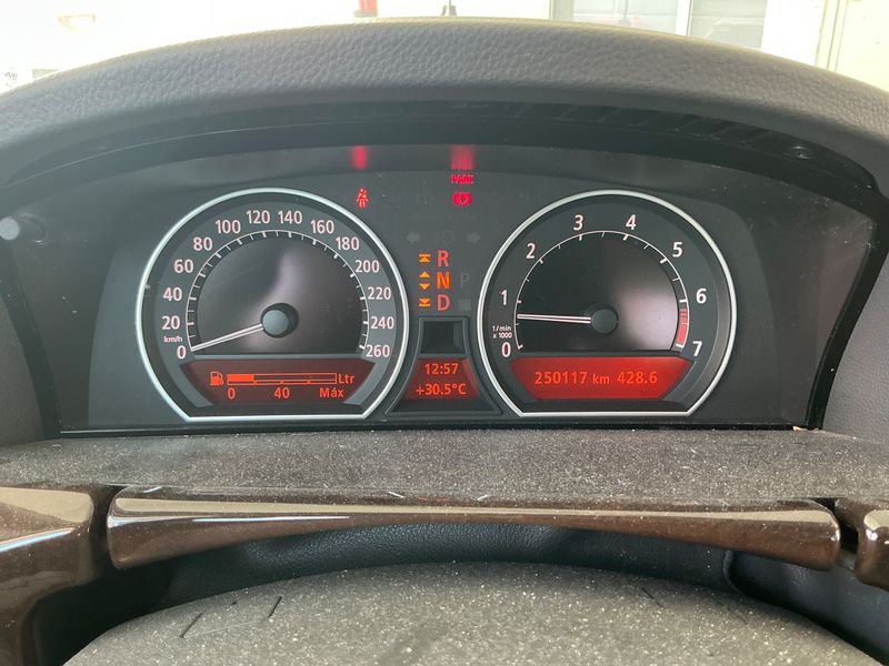 BMW 7er 745i — zdjęcie 4