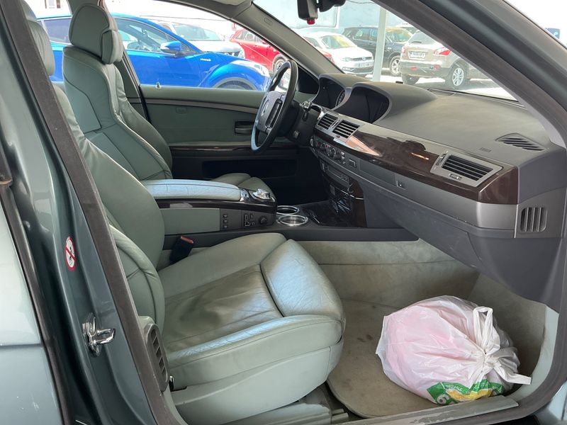 BMW 7er 745i — zdjęcie 3