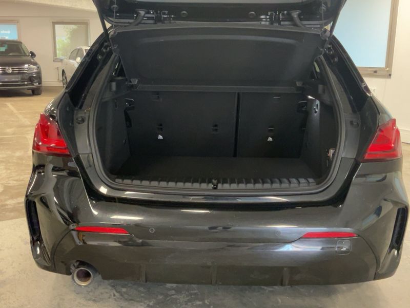 BMW 1er 118i M Sport 2021 – снимка 15