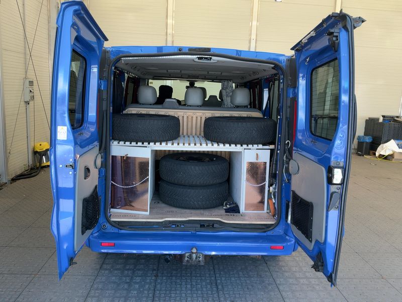 Nissan Primastar 2.5 dCi Avantour L1H1 2.9t — zdjęcie 10