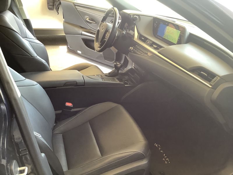 Lexus ES-Serie ES 300h Executive Line — zdjęcie 10
