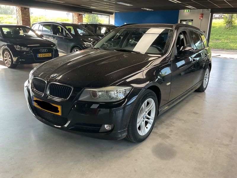 BMW 3er 318i 2011 – снимка 1