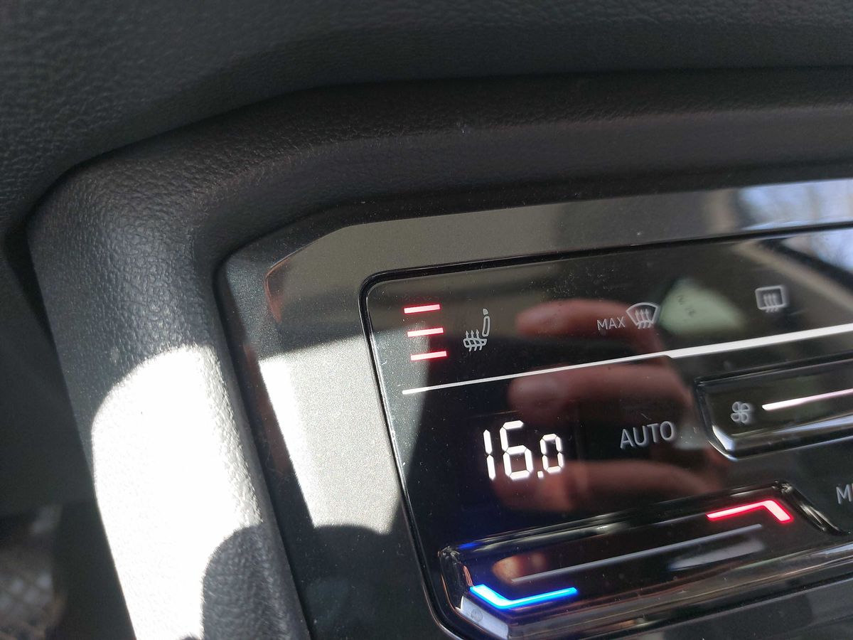 Volkswagen Tiguan 2022 — photo 72