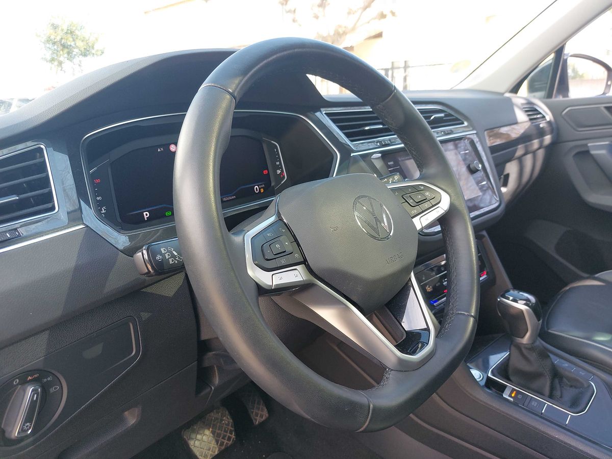 Volkswagen Tiguan 2022 — photo 56