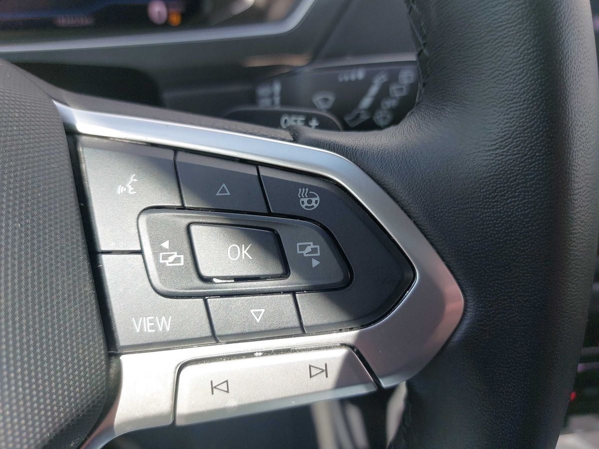 Volkswagen Tiguan 2022 — photo 76