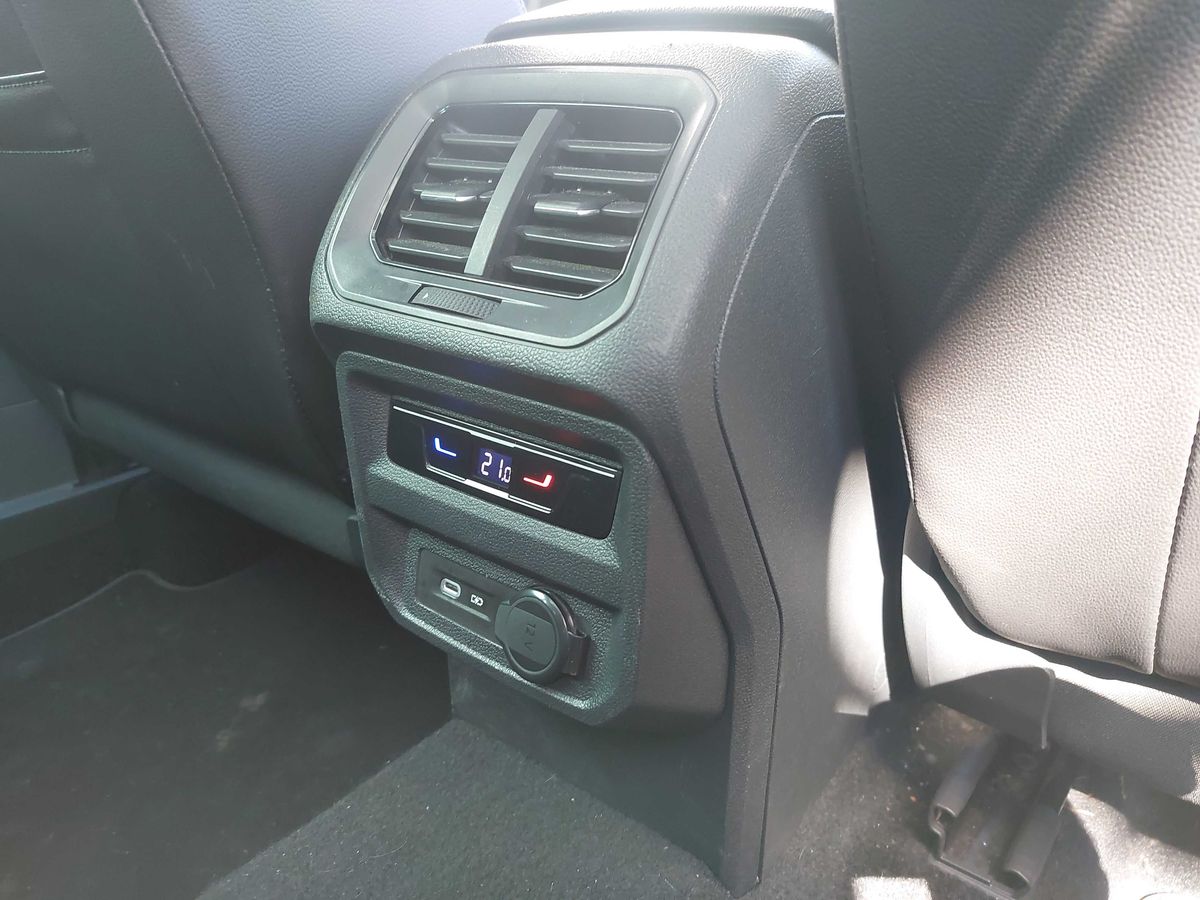 Volkswagen Tiguan 2022 — photo 49