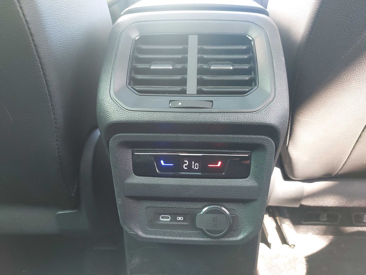 Volkswagen Tiguan 2022 — photo 89