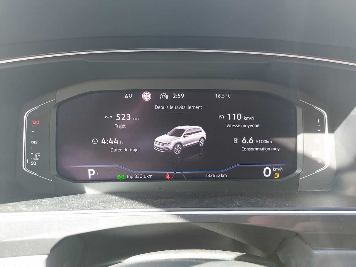 Volkswagen Tiguan 2022 — photo 71