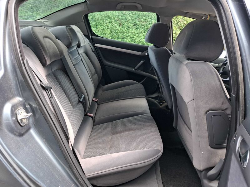 Peugeot 407 1.6 HDi Executive — zdjęcie 13
