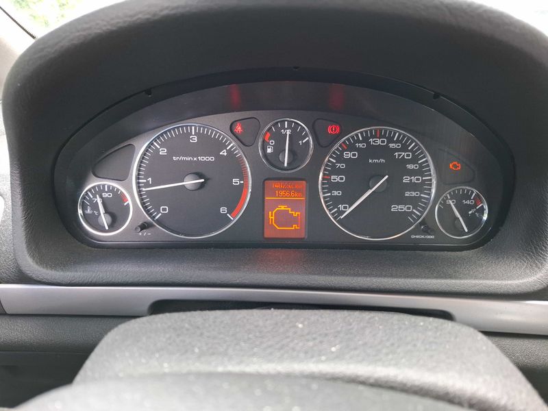 Peugeot 407 1.6 HDi Executive — zdjęcie 12