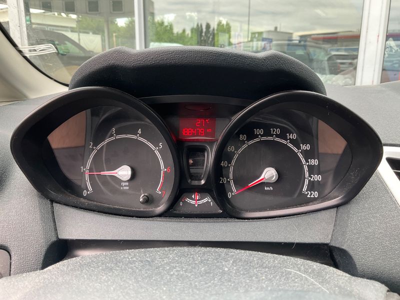 Ford Fiesta 1.25 Trend 2011 – снимка 4