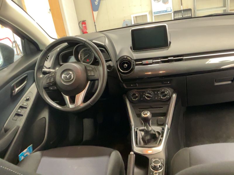 Mazda 2 1.5 Exclusive-Line — zdjęcie 12
