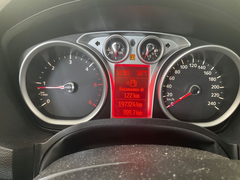 Ford Kuga 2.0 TDCi Trend — zdjęcie 13