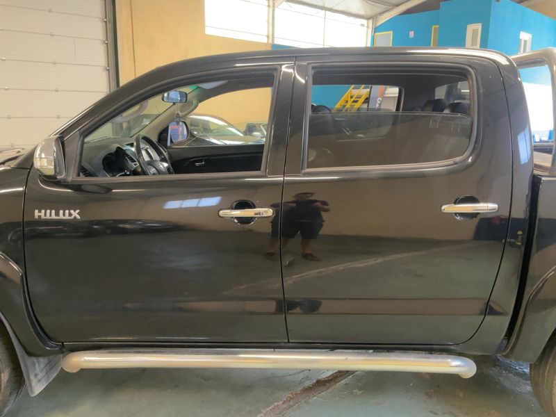Toyota Hilux 3.0 Turbodiesel Double Cab Executive 4x4 — zdjęcie 4