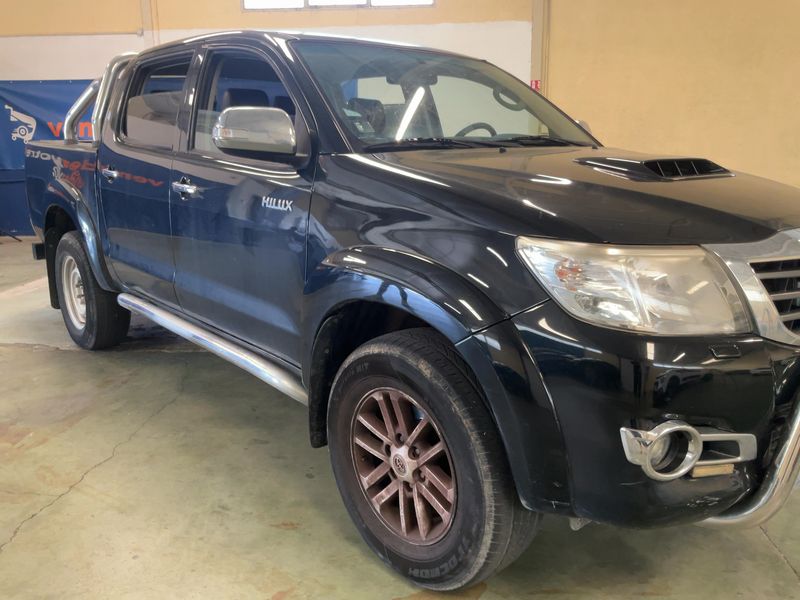 Toyota Hilux 3.0 Turbodiesel Double Cab Executive 4x4 — zdjęcie 8