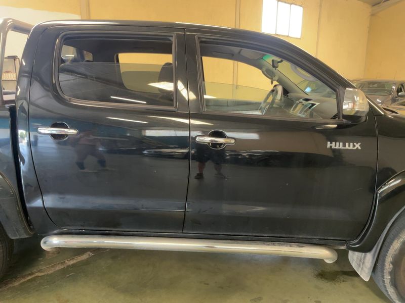 Toyota Hilux 3.0 Turbodiesel Double Cab Executive 4x4 — zdjęcie 7