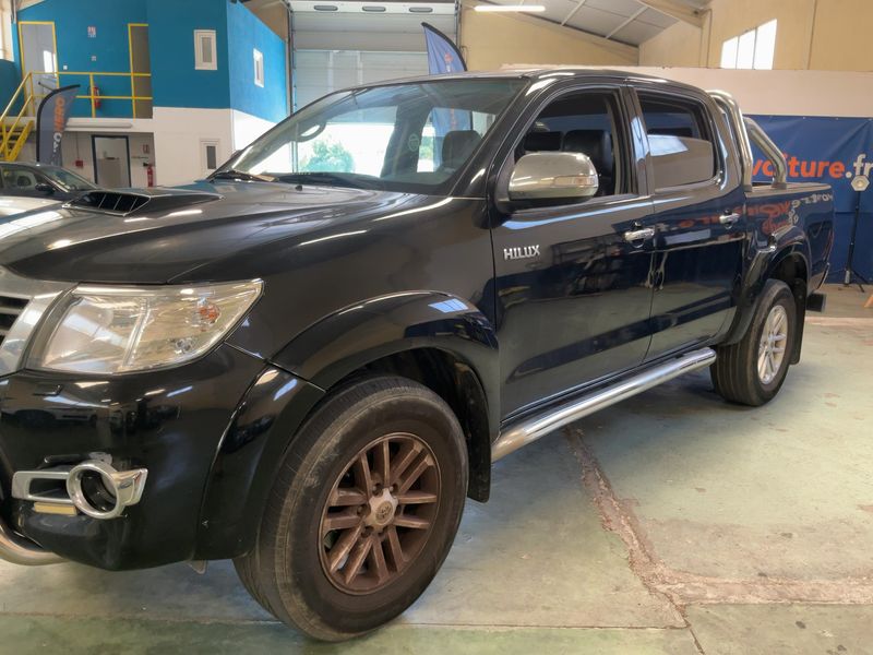 Toyota Hilux 3.0 Turbodiesel Double Cab Executive 4x4 — zdjęcie 2