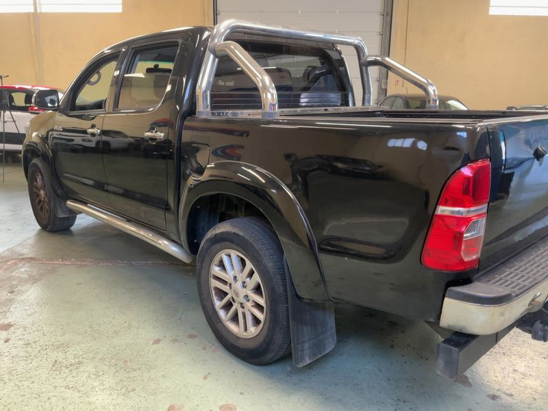 Toyota Hilux 3.0 Turbodiesel Double Cab Executive 4x4 — zdjęcie 3