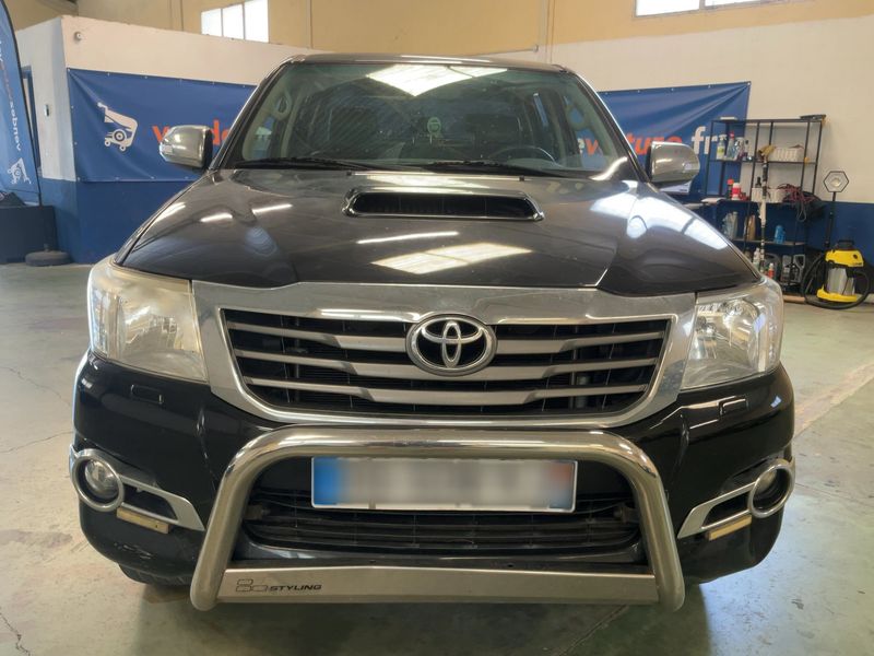 Toyota Hilux 3.0 Turbodiesel Double Cab Executive 4x4 — zdjęcie 9
