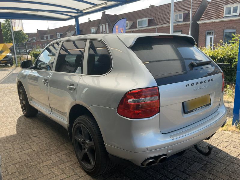 Porsche Cayenne Turbo — zdjęcie 3