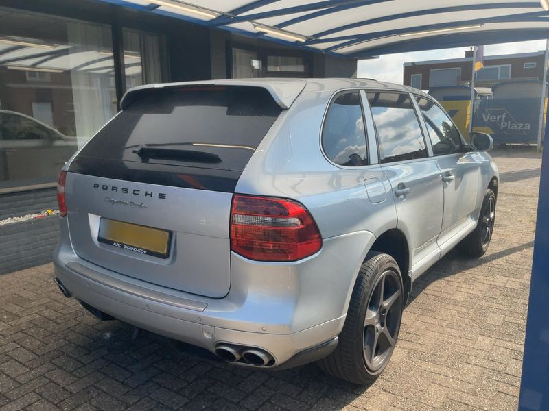 Porsche Cayenne Turbo — zdjęcie 6