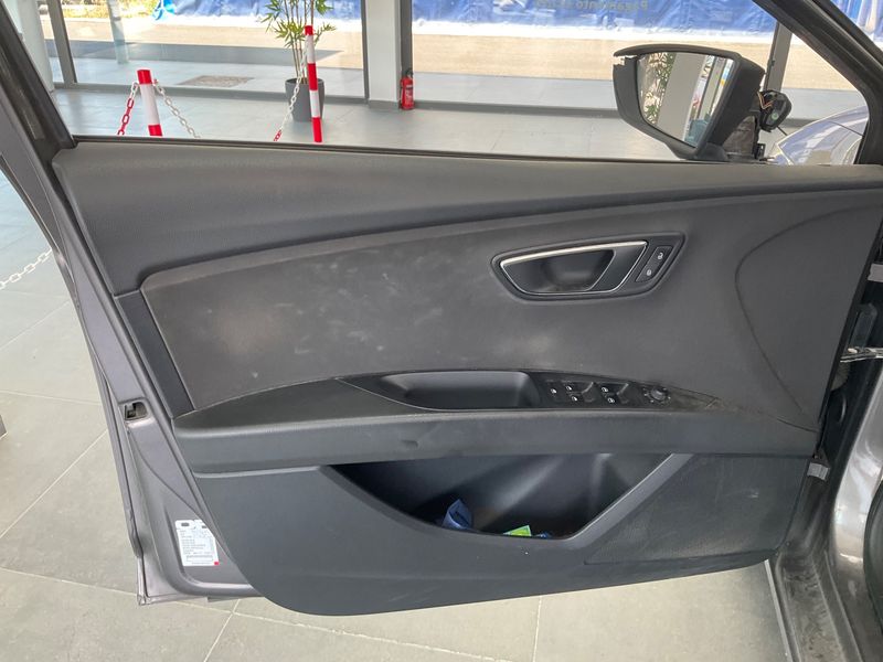 Seat Leon 1.6 TDI Style 2014 – снимка 32