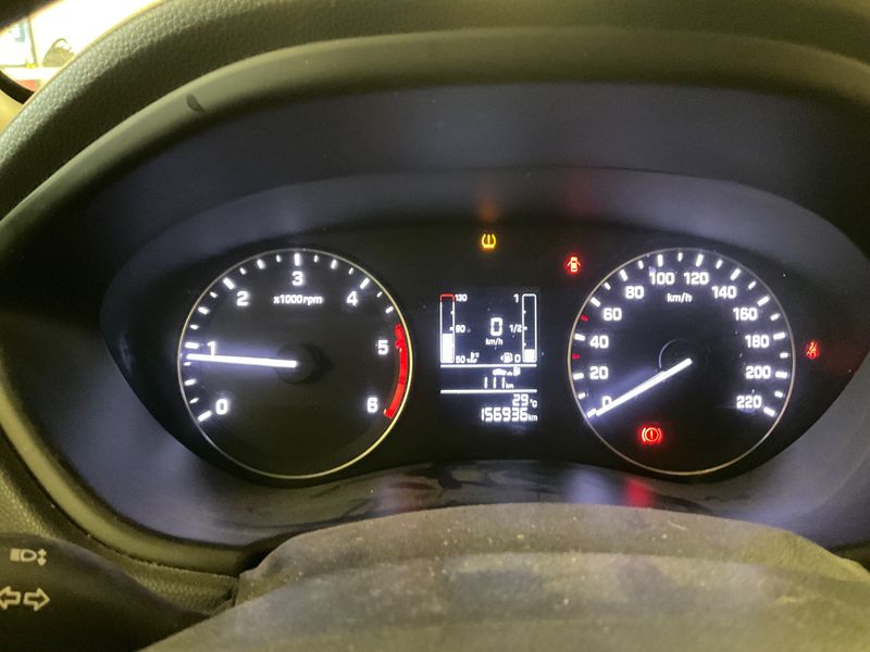 Hyundai i20 1.1 CRDi Comfort 2016 – снимка 18